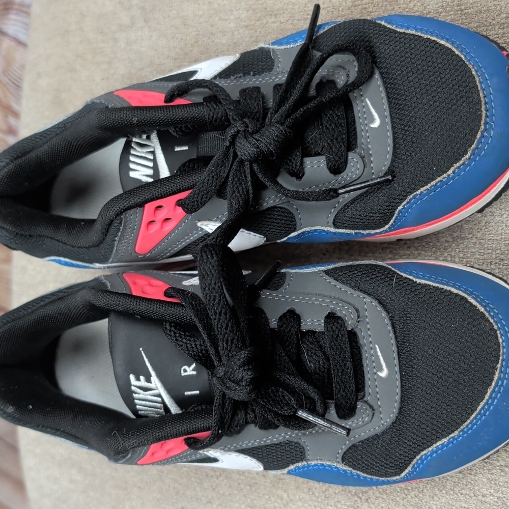Nike Air Crossover Skeakers Kids Size 5 - Picture 3 of 7